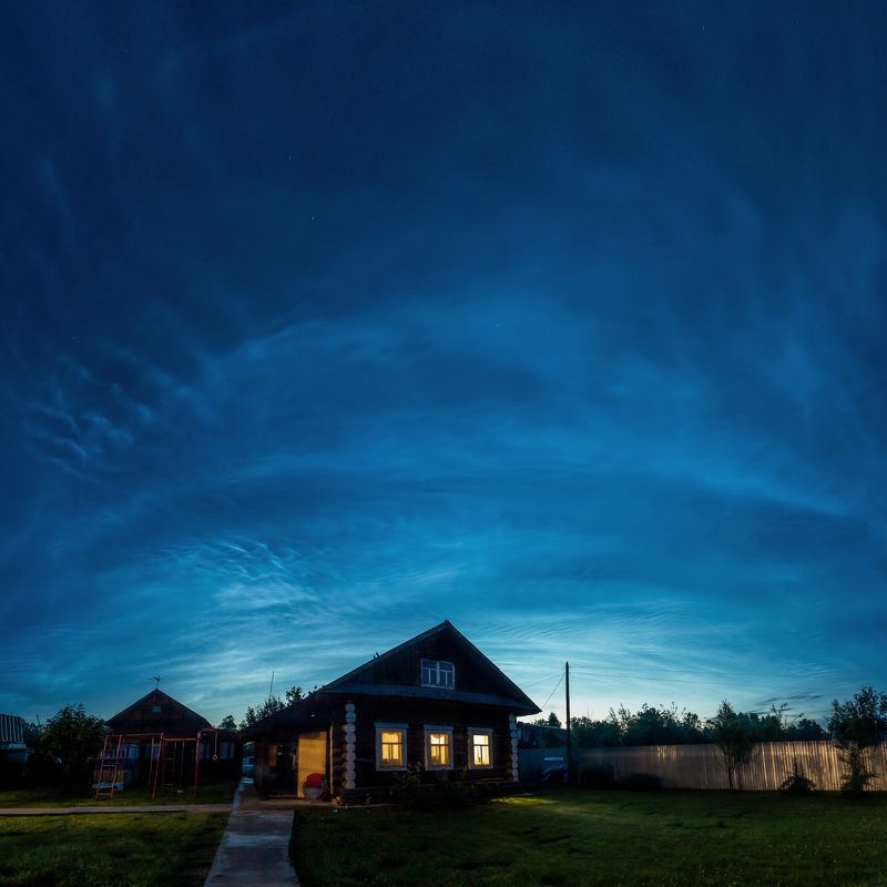 серебристые, облака, ночь, тепло, лето, небо, деревня, ярко, красиво, Вятка, Киров, дом, домик, свет, окна,  Серебристые облакаphoto preview