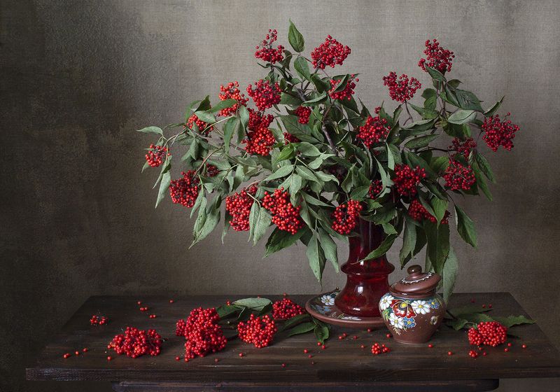 миламиронова, фотонатюрморт, натюрморт, stilllife, натюрмортсцветами, натюрмортсбукетом, лето, бузина, красный, авторская работа В огороде бузина... фото превью