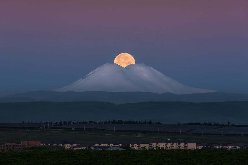 кавказ,  эльбрус, луна, полнолуние, луна, moon, fullmoon, кабардино-балкария, пояс венеры Луна вphoto preview
