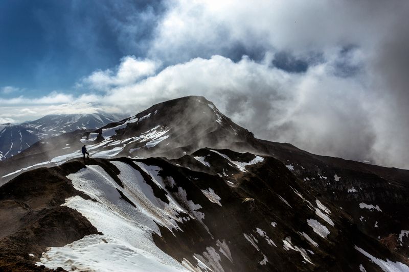 Горы, Облака, Снег, Человек На краю photo preview