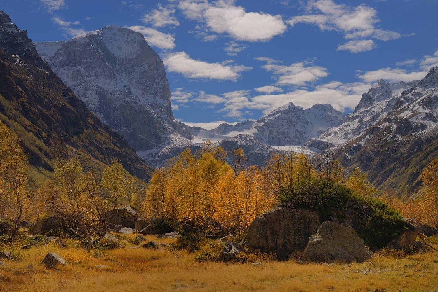 Осень в Узунколе. Автор: Александр Жарников горы осень узункол, Александр Жарников