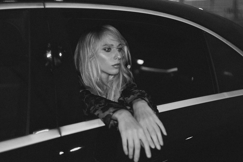 девушка,жанр,портрет,фотография,модель,арт,portrait,photography, middle,nature,soul,свет,girl,canon 35mm, woman,monochome,ню,гламур photo preview