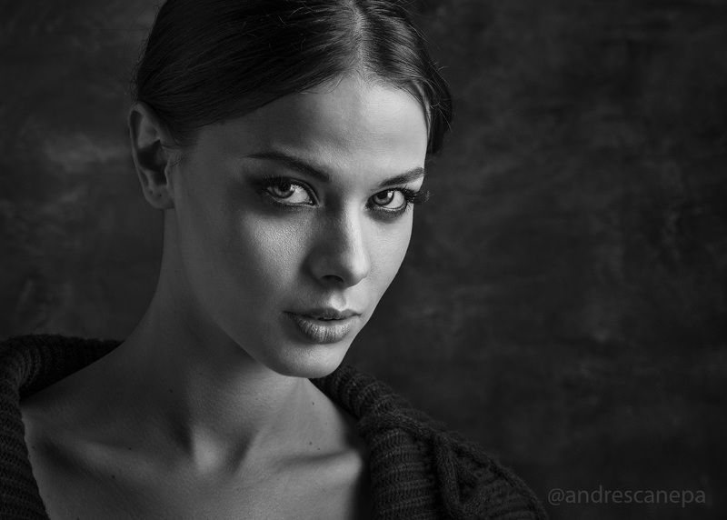 woman, bw, portrait, model Julianaphoto preview