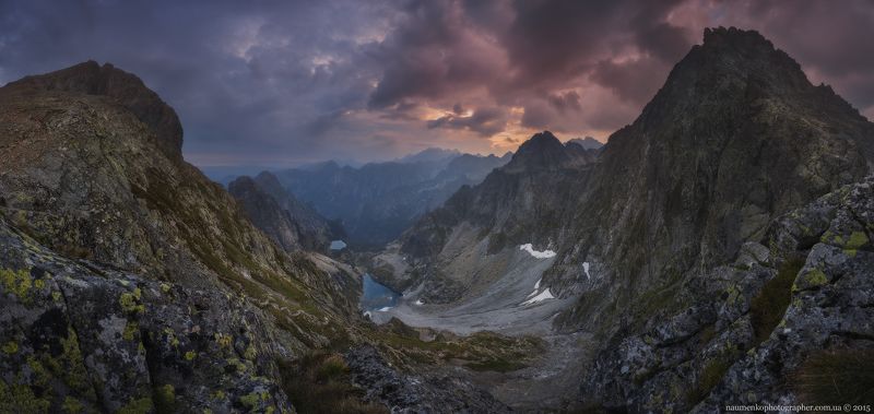 lightroom, naumenkophotographer, photoshop, pleso, ptgui, sony 28 mm 2.0, sony a7r, zmrzle, вага, высокие татры, польша, рыси, словакия, горы, закат, камни, панорама, пейзаж, путешествие, седло, фотография, фотопоход, хата Словакия. Высокие Татры. Вид с седла Вага (2340 м над у.м.) на Польские Татры и Zmrzle pleso.photo preview