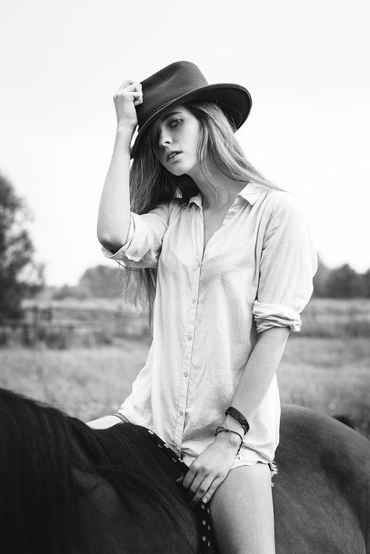 girl, polishgirl, horse, beautiful, fashion, blackandwhite Ania & Pegazphoto preview