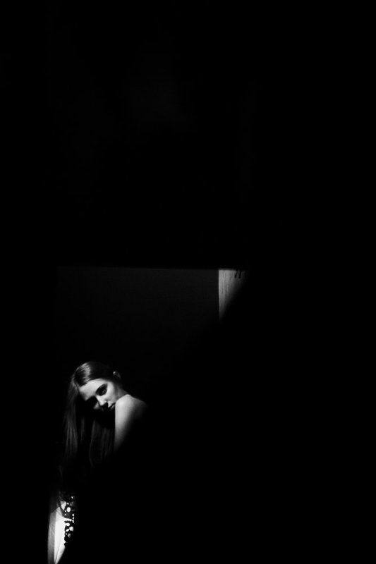 зеркало, темнота black light фото превью