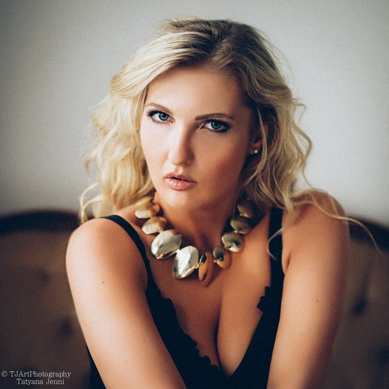 boudoir,girl,portrait, photo preview