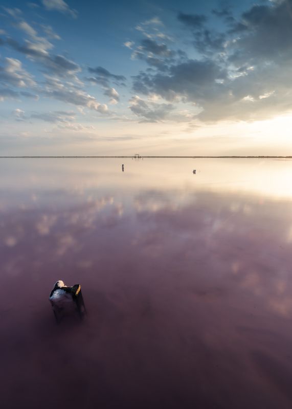 Минимализм розового озера…  Pink lake minimalism…photo preview