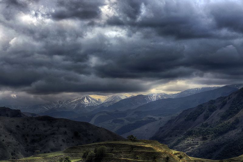 Кавказские горы в маеphoto preview