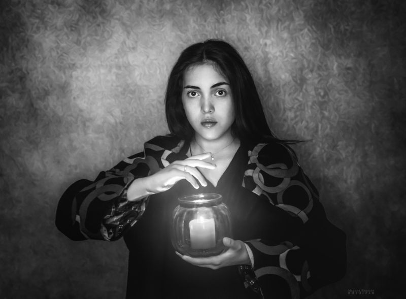 портрет, девушка, свеча Девушка со свечойphoto preview