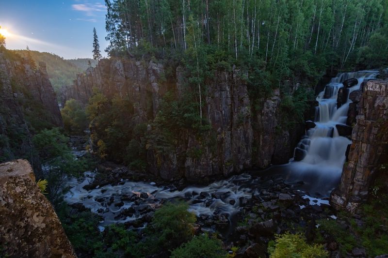 ук, уковский водопад, уда Уковский водопад в лунном светеphoto preview
