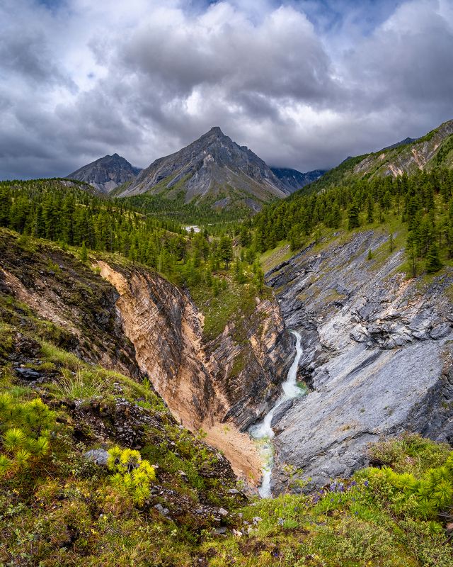 саяны, тункинские гольцы, архат, каньон, водопад, бурятия Водопад в каньоне реки Архатphoto preview