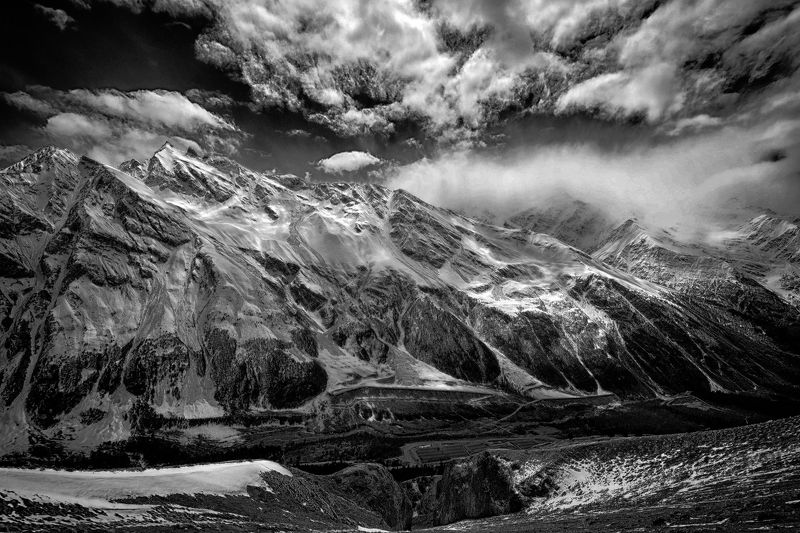 Кавказ в облакахphoto preview