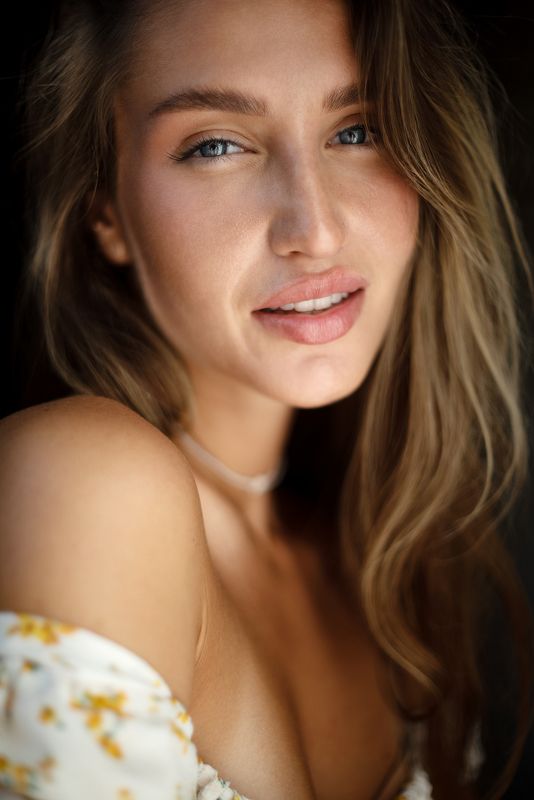 портрет, портретная фотография, женский портрет, естественный свет, фотосессия, цвет, девушка, естественность Аннаphoto preview