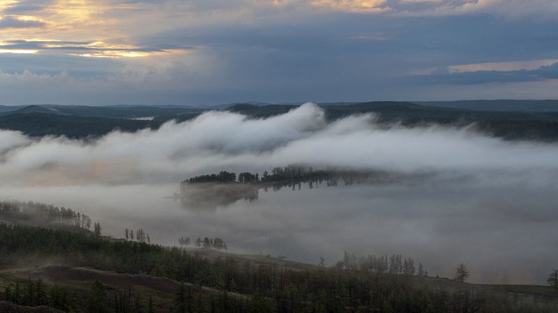 Облако над озеромphoto preview