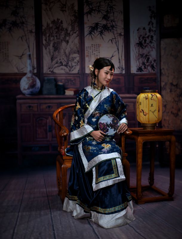 Lady of the Qing Dynastyphoto preview
