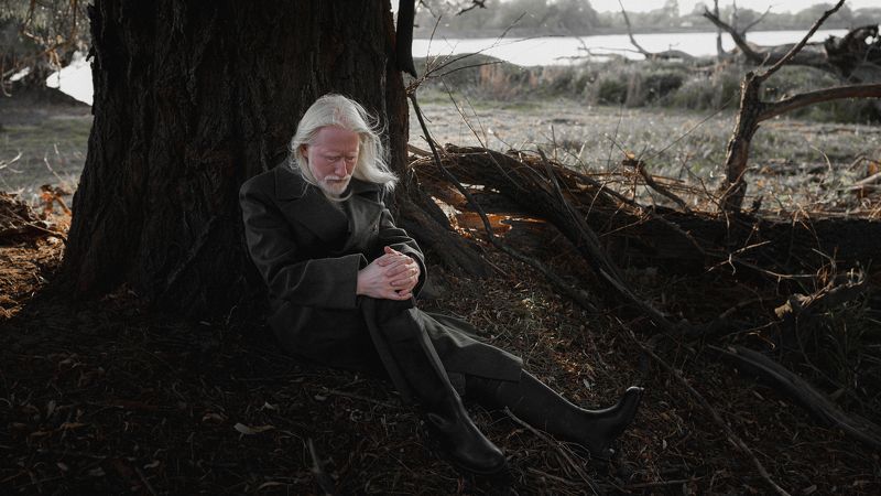 фото, портрет, мужчина, тишина, приключение, пасмурный, серый, опасность, темный Путникphoto preview