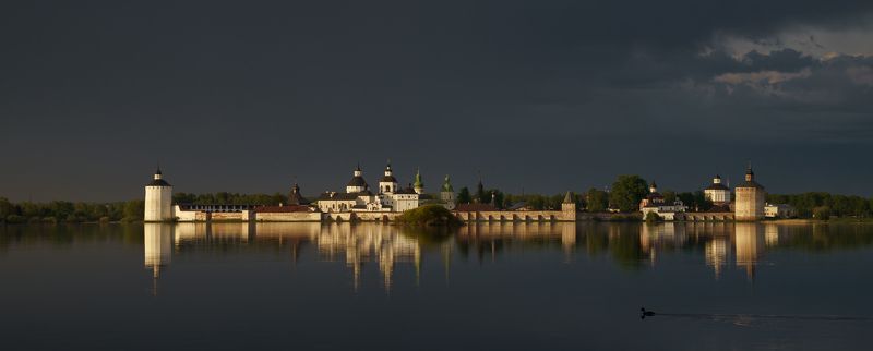 кирилло-белозерский монастырь, кириллов, май, вечер, уточка, туча Затишьеphoto preview