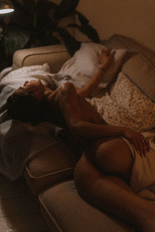 evening cat posephoto preview