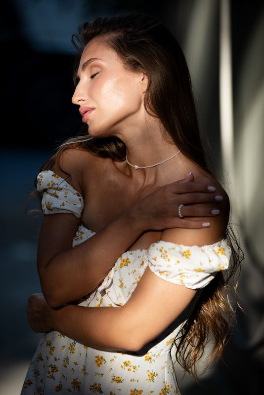 портрет, портретная фотография, женский портрет, естественный свет, фотосессия, цвет, девушка, естественность Аннаphoto preview