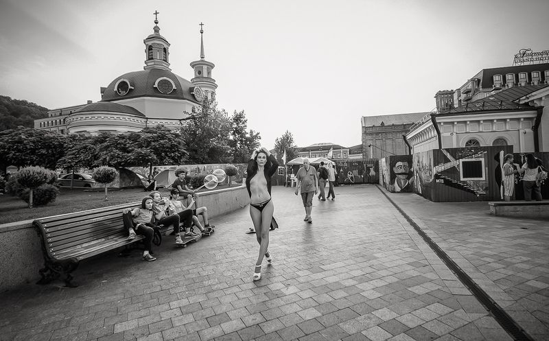 Attraction near the river stationphoto preview