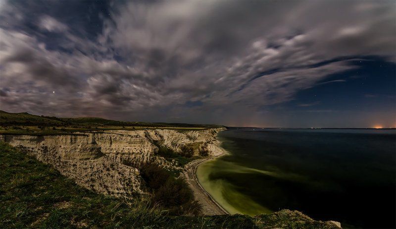 берег, весна, волга, небо, ночь, облака, панорама, пейзаж, природа, река Лунной ночьюphoto preview