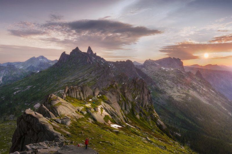 Восход, Национальный парк Ергаки, Перевал, Саяны, Тайгиш На перевале Тайгиш.Ергакиphoto preview