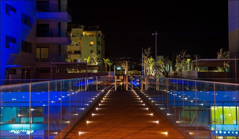 Лимассол, Кипр, город, ночь Взлетная полоса Лимассолаphoto preview