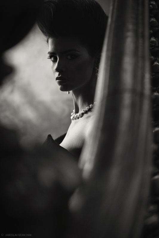 Lady in blackphoto preview