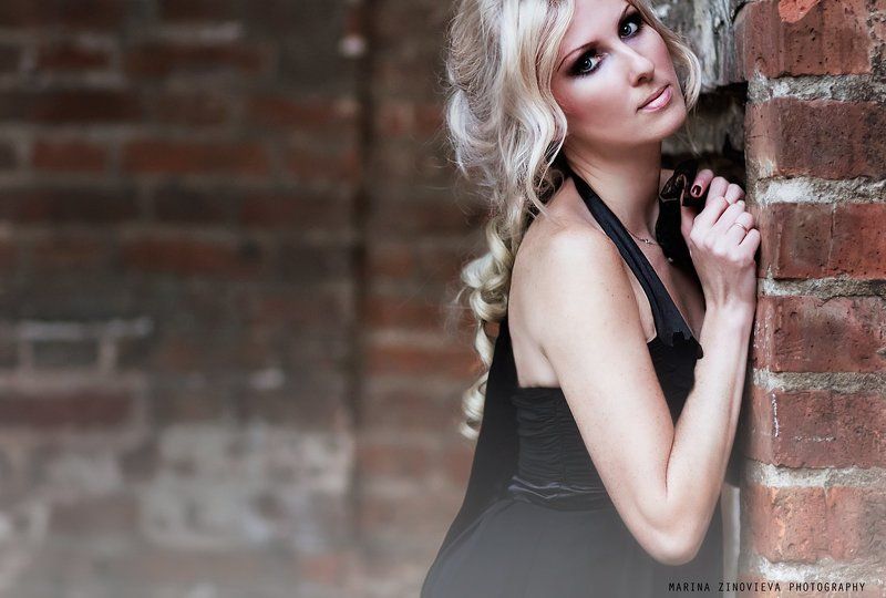 девушка, волосы, портрет, фотограф, фотосессия, платье, глаза, смоки, чёрный, блонд Маринаphoto preview