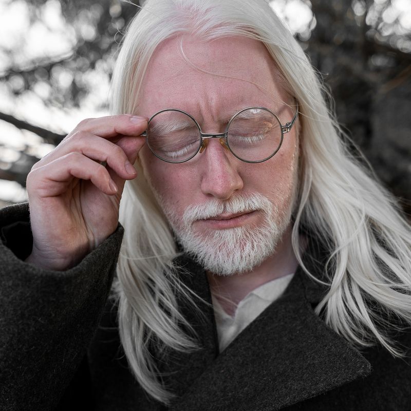 фото, портрет, мужчина, тишина, приключение, пасмурный, серый, опасность, темный Путникphoto preview