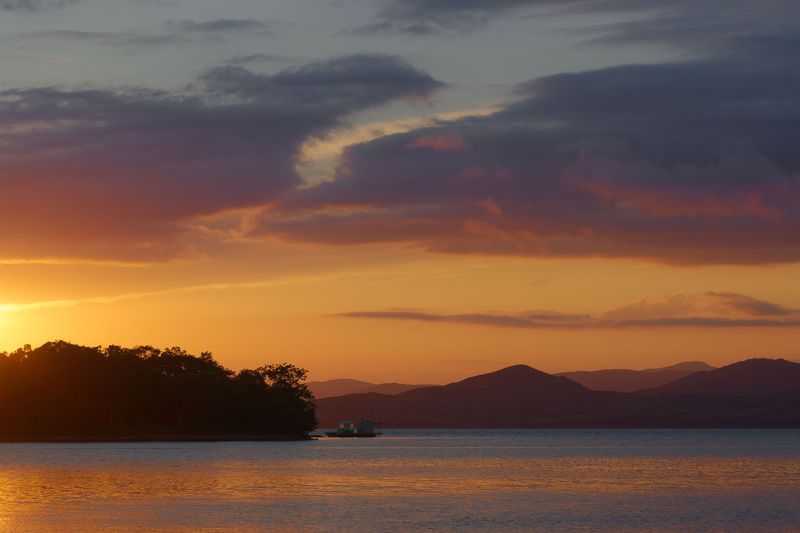 Черные горыphoto preview