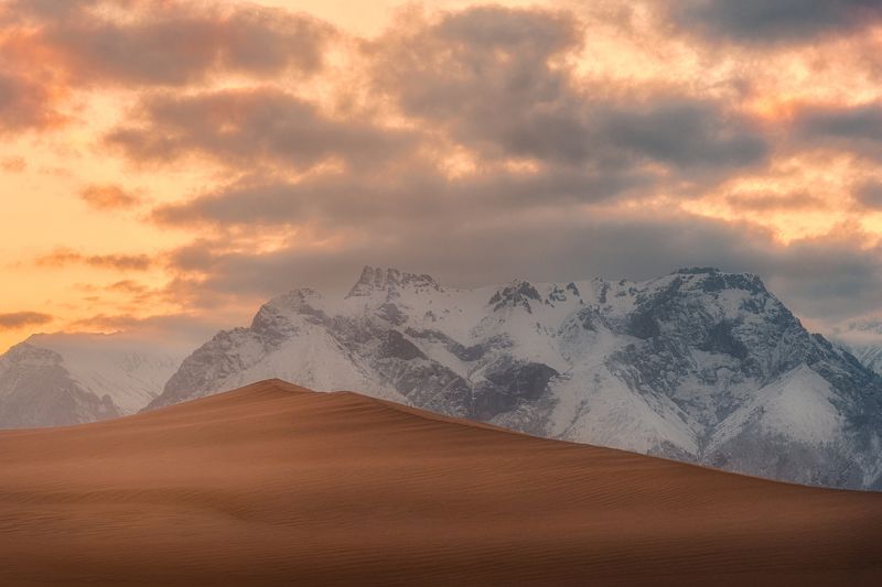 Чарская пустыня, Чара, пейзаж, mountains, Кодар, пустыня, горы, Забайкалье, бархан, песок, landscape, desert Закатный барханphoto preview