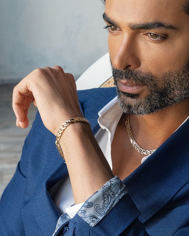 #mehdiakbari #fashion #photographer #portrait #studioshot #babakrahimi #dubai #dxb #jewelry For Koushki Jewelryphoto preview