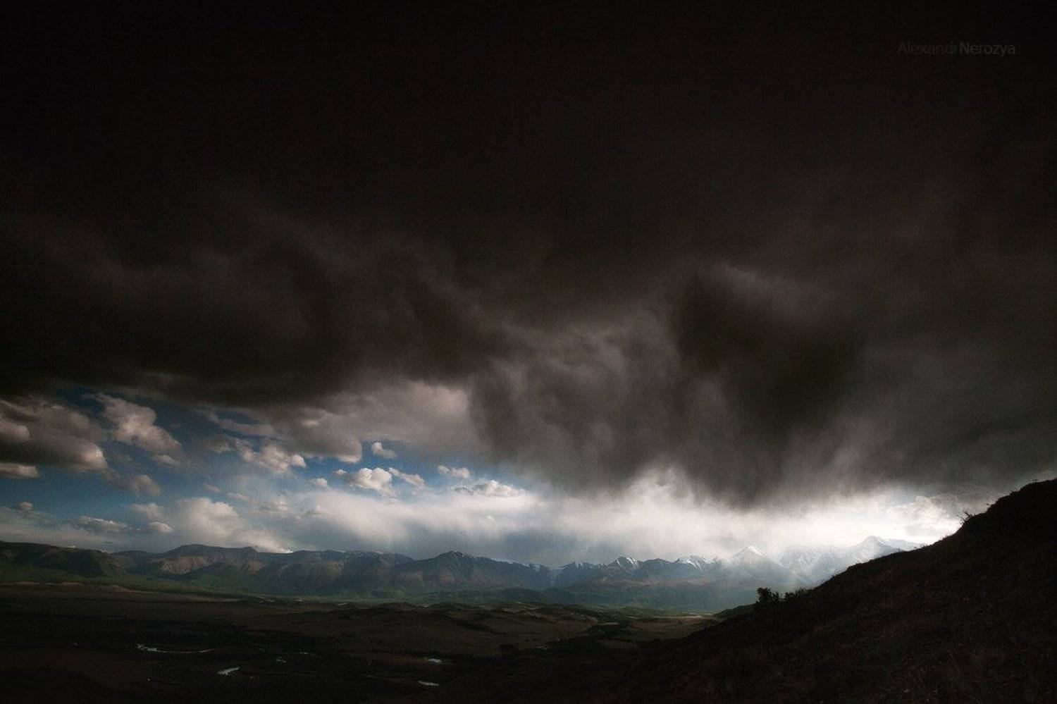 Изменения в природе. Автор: Александр 'Horimono' Нерозя Алтай, Горы, Непогода, Пейзаж, Природа, Путешествия, Россия, Сибирь, Тучи, Шторм, Александр 'Horimono' Нерозя