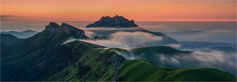 адыгея, большой тхач, малый тхач, россия В горах Кавказа. фото превью
