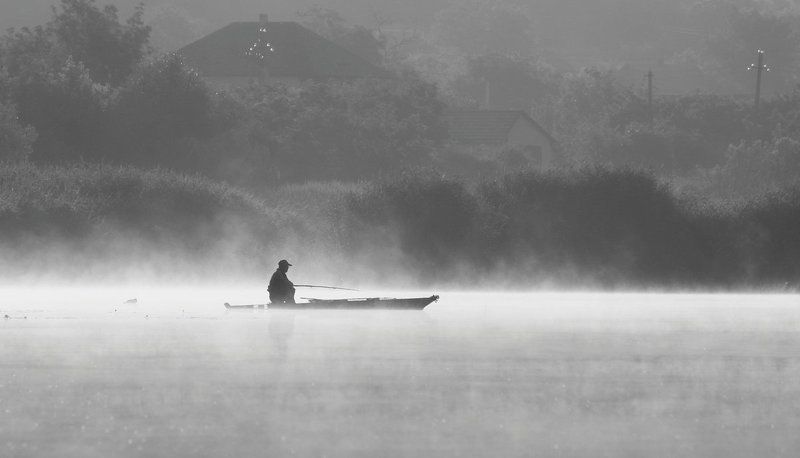 Река. Утро. Рыбак. Утренняя идиллия.photo preview