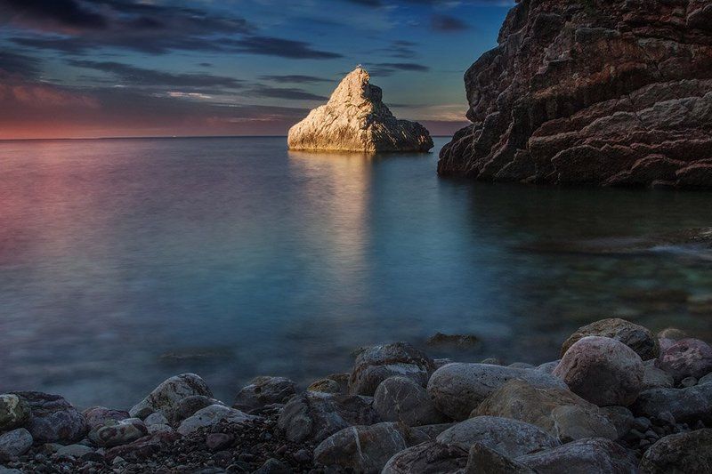 Черногория, рассвет, море, камни photo preview