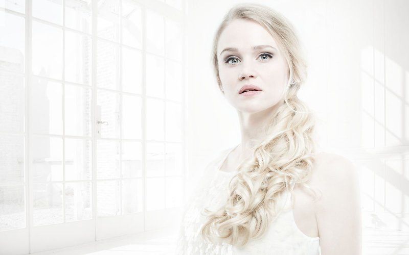 портрет, высокий ключ Портрет для Иры в высоком ключеphoto preview