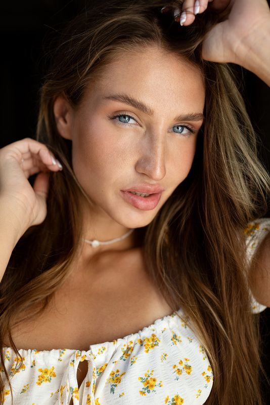 портрет, портретная фотография, женский портрет, естественный свет, фотосессия, цвет, девушка, естественность Аннаphoto preview