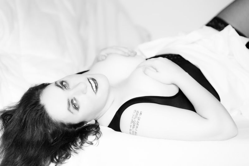 portrait, woman portrait, portrature, bw, bnw, black and white, people,monochrome, портрет, женский портрет, женщина, чб, черно-белый портрет, черно-белая фотография, чулки, ню, nude, stockings, ***photo preview