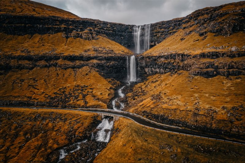 waterfall, fossa, denmark, faroe islands, streymoy, atlantic ocean, november, autumn, dramatic, water, aerial, drone, mountains, аэрофотосъемка, атлантический океан, водопад, фареры, фарерские острова, дания, стреймой, остров, вода, горы, осень, ноябрь Fossaphoto preview