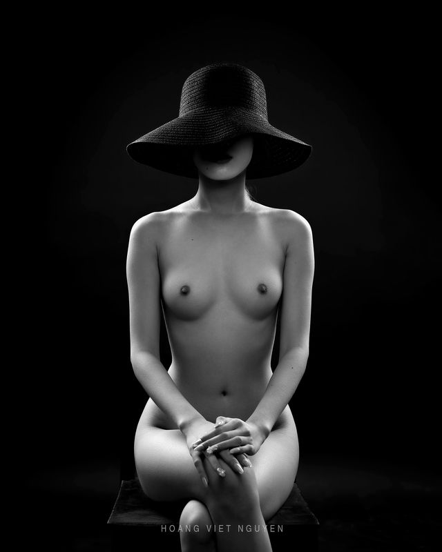 fine nude, nude, glamour, asian, vietnam, vietnamese, body, black and white, bw, bnw, monochrome, light, beauty, studio * * *photo preview