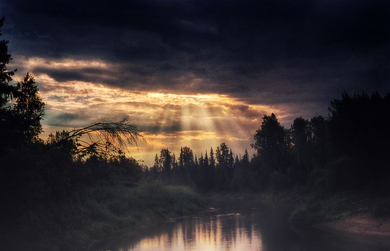 Вечёрка на таёжной речке, 90-е годы.photo preview