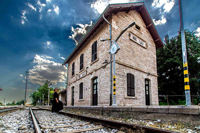 Inay train stationphoto preview