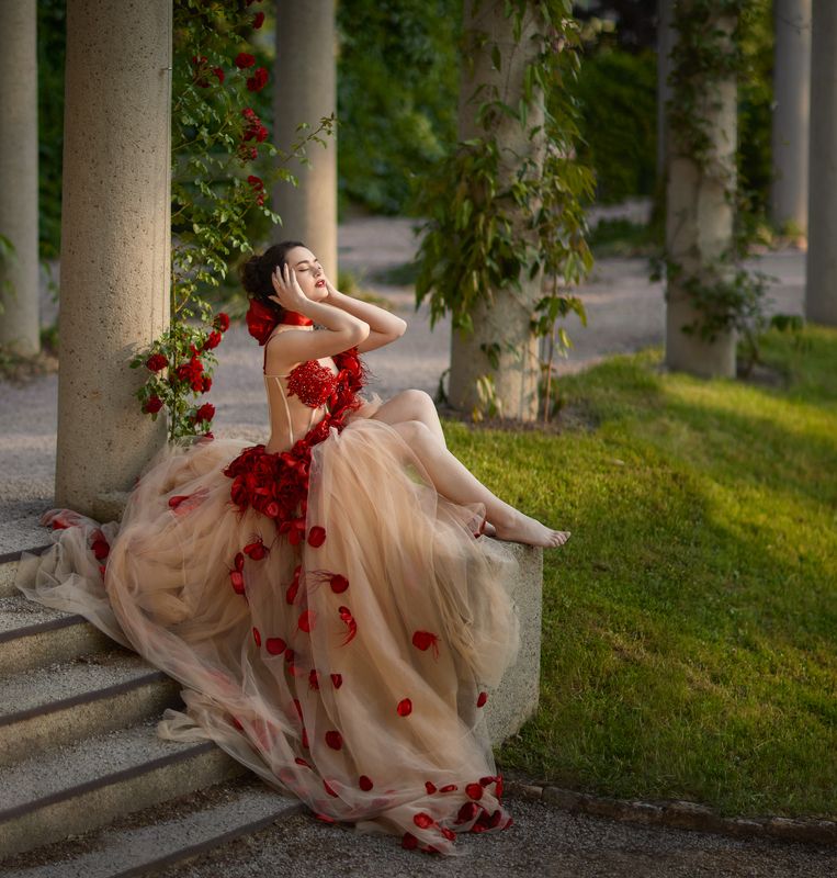роза, цветы, девушка, пышное платье, кутюр, сад, сказка, фентези Садовая розаphoto preview
