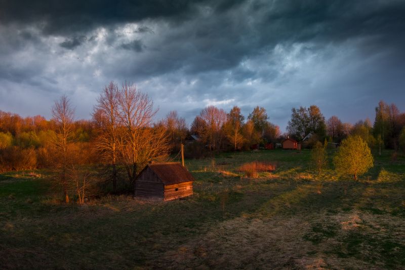 вечер, закат, деревня, Россия Ночь, приходящая с востокаphoto preview