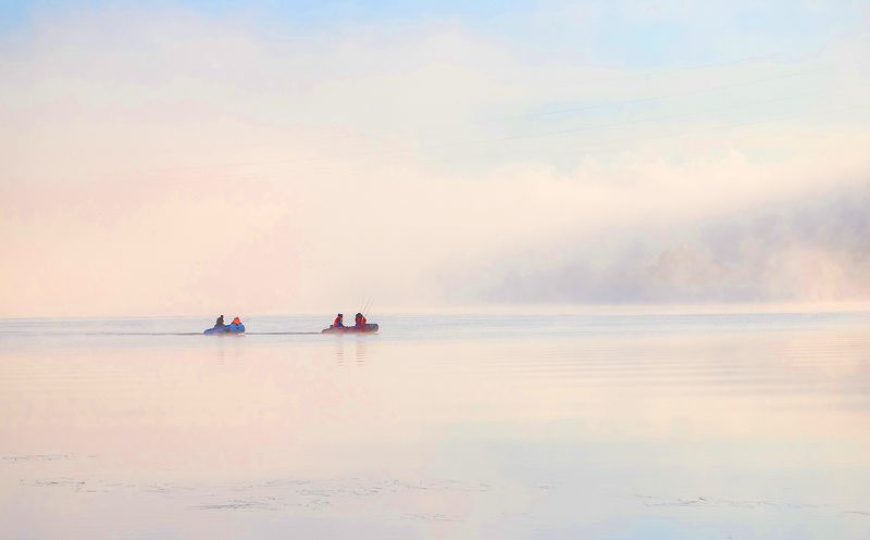 река, лодка, туман, волга В белом молоке туманаphoto preview