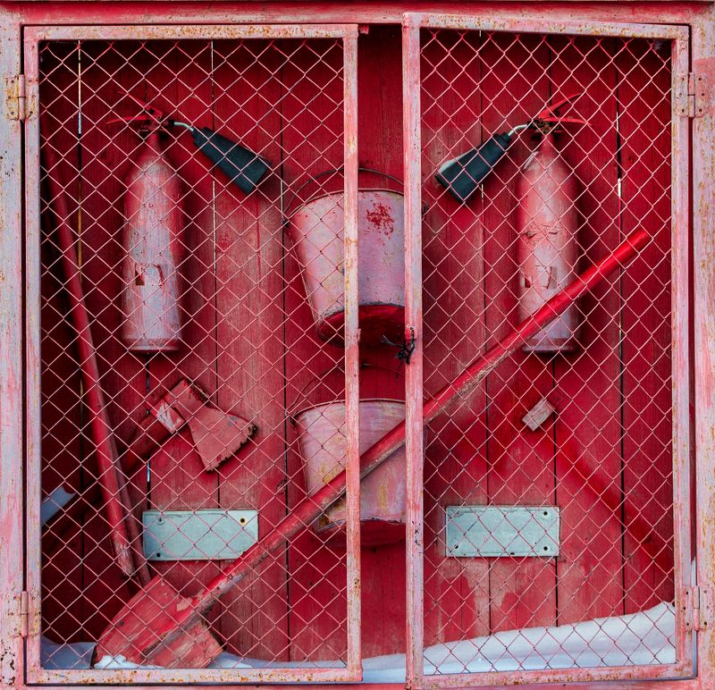 Насупив бровиphoto preview