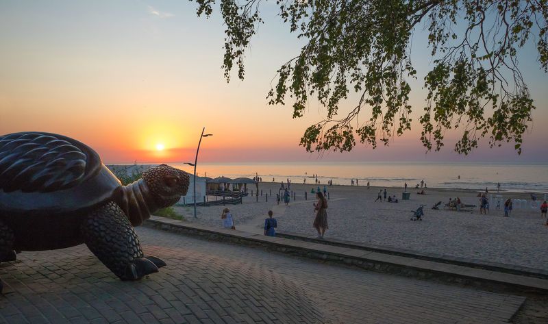 природа,пейзаж,море,закат,лето,юрмала,осень,скульптура,черепаха,путешествия,пляж,латвия, Прощание с летом в Юрмалеphoto preview